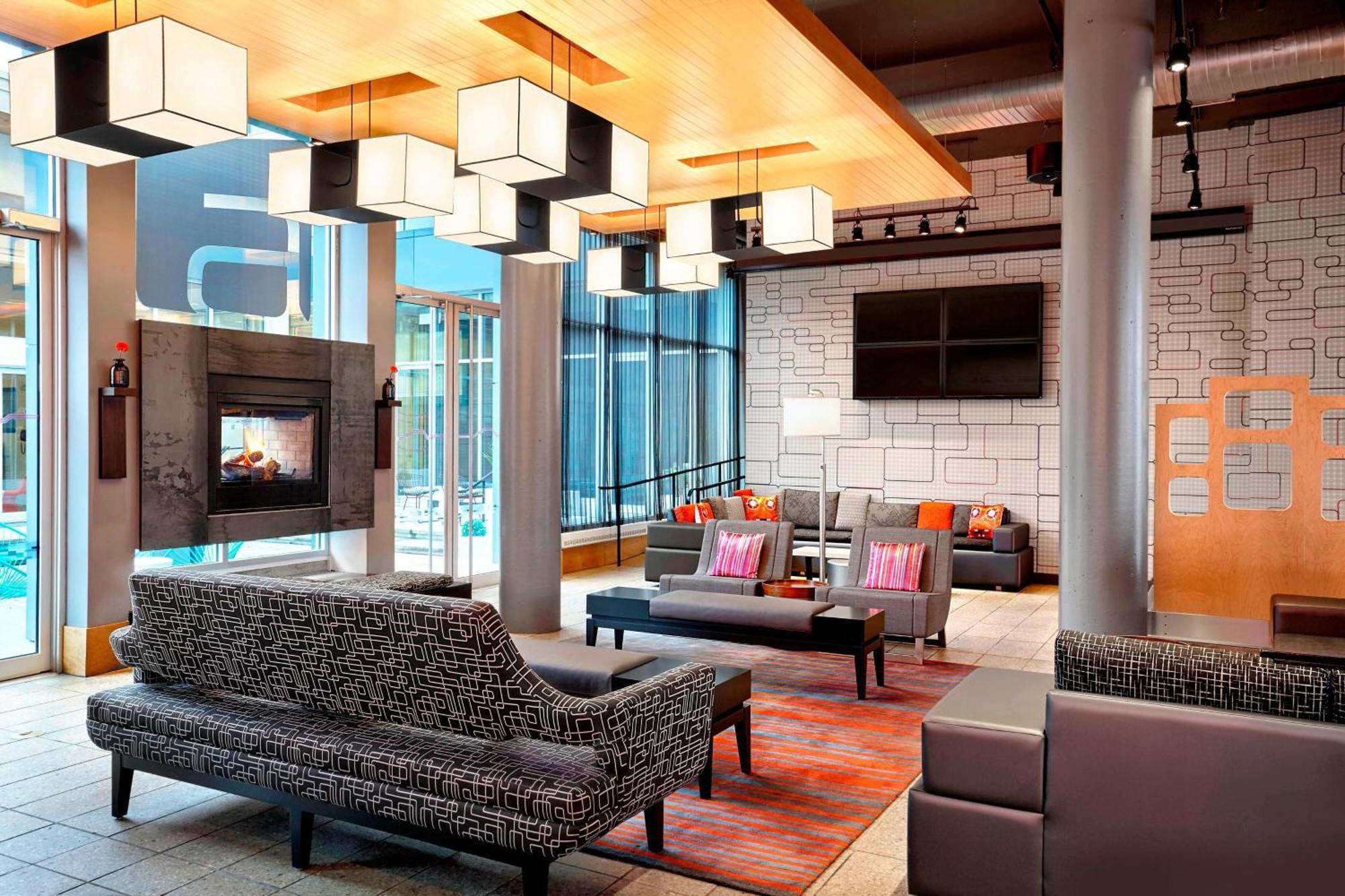 Hotel Aloft Montreal Airport Dorval Exterior foto