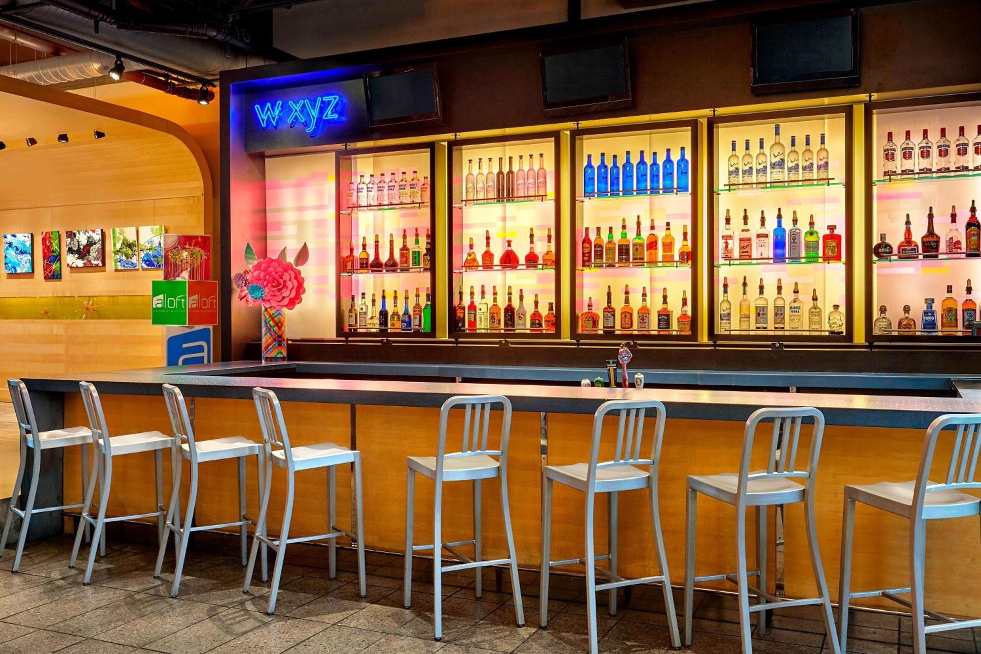 Hotel Aloft Montreal Airport Dorval Exterior foto