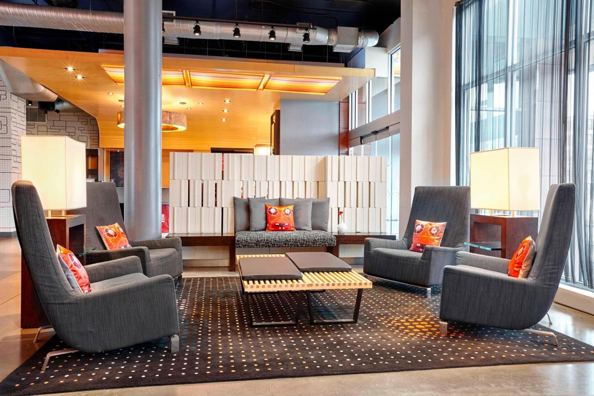 Hotel Aloft Montreal Airport Dorval Exterior foto