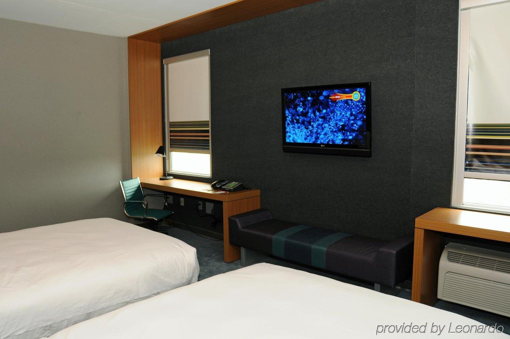 Hotel Aloft Montreal Airport Dorval Exterior foto